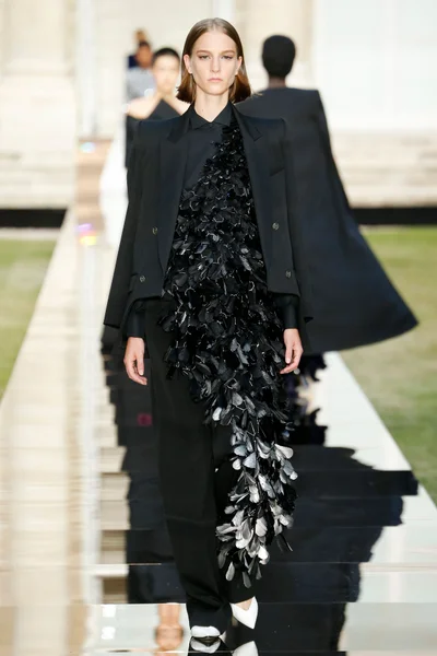 Look 14